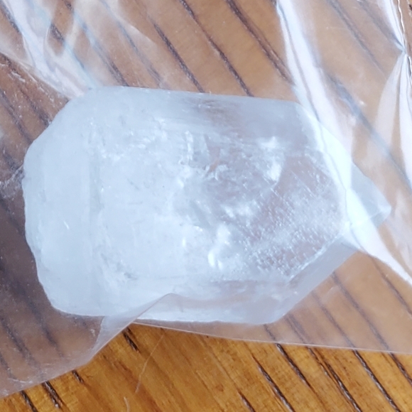 #8 Raw Quartz Crystal - Picture 5 of 7